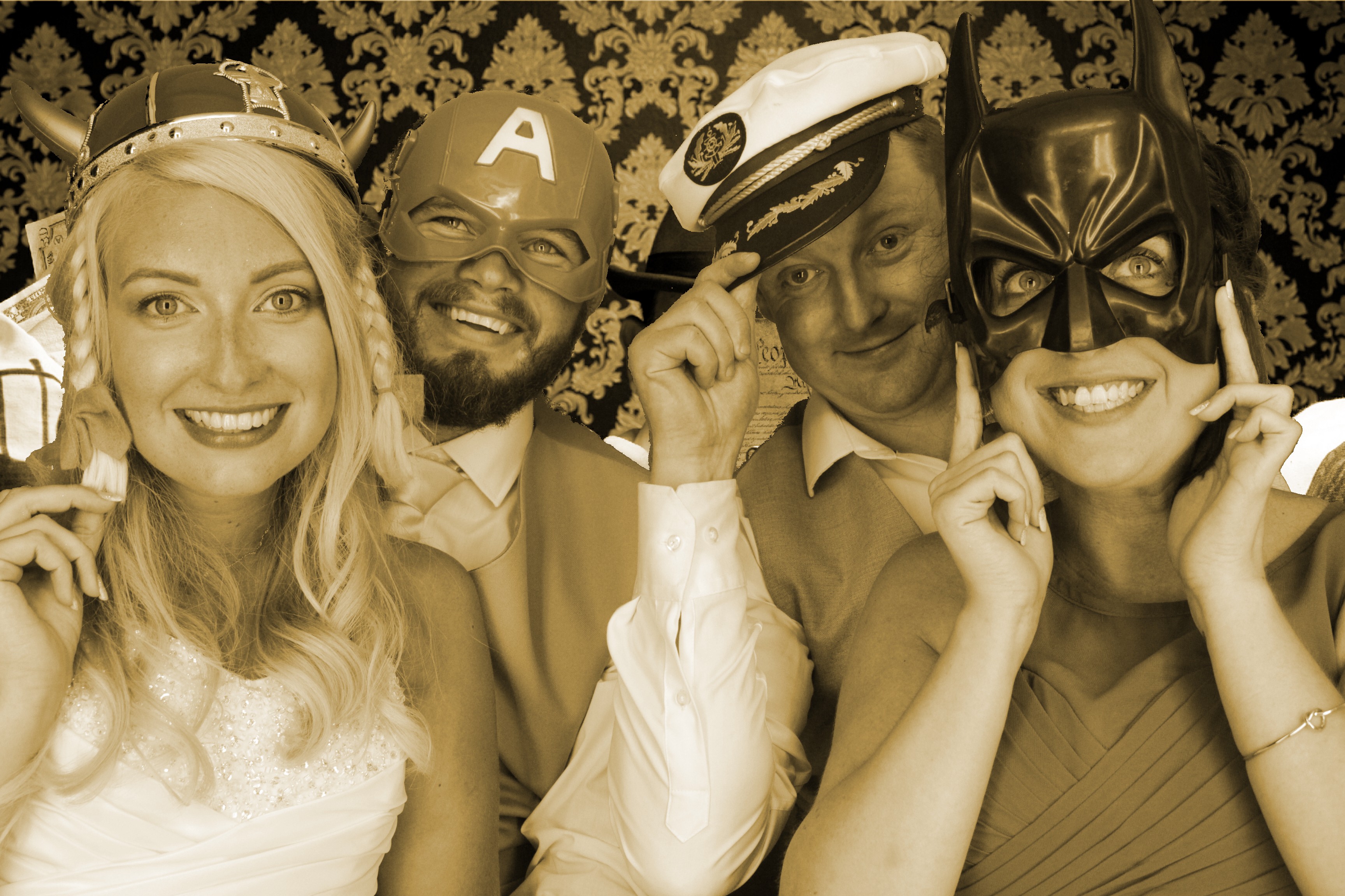 Nikki & Simon | View more photos from the event at gallery.myphotoboothexperience.co.uk/u/MyPhotoBoothExperienceLtd/Nikki-Simon